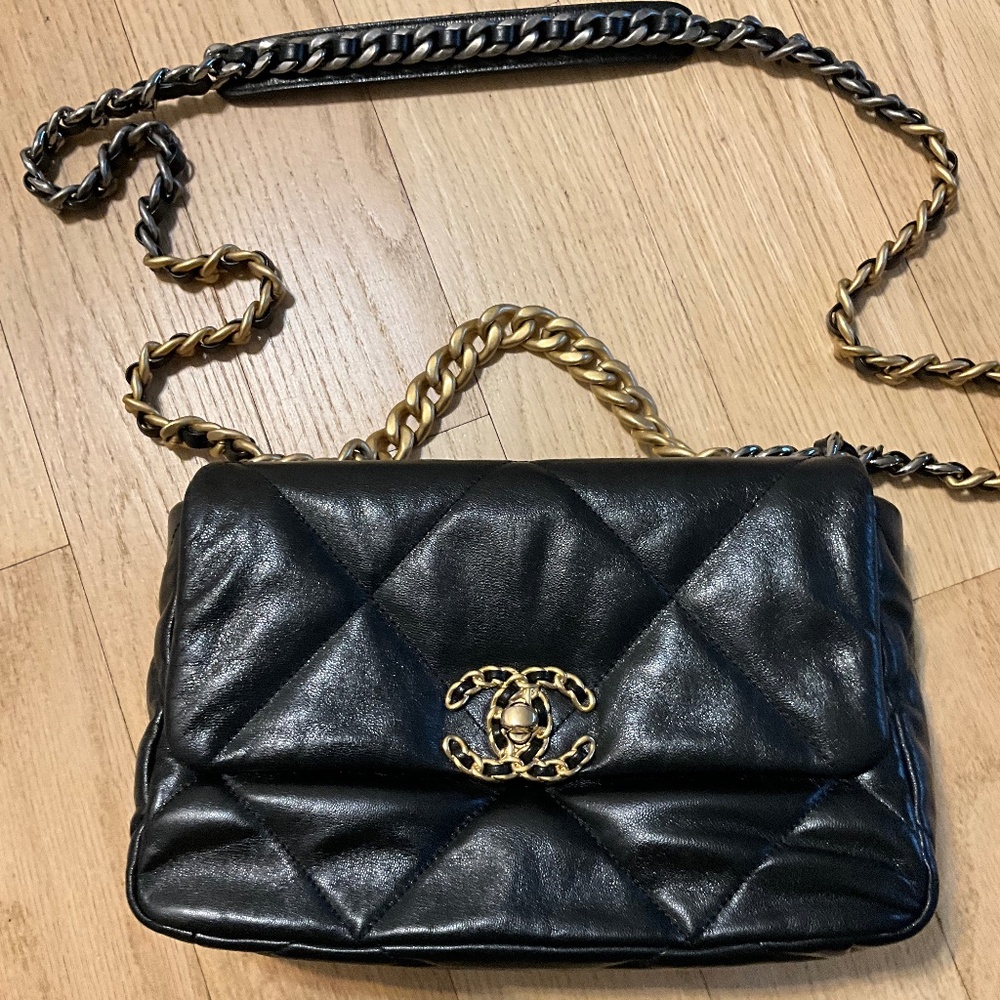 Chanel 19 Handbag